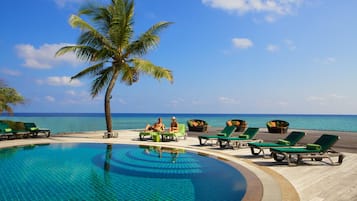 3 outdoor pools, pool umbrellas, sun loungers