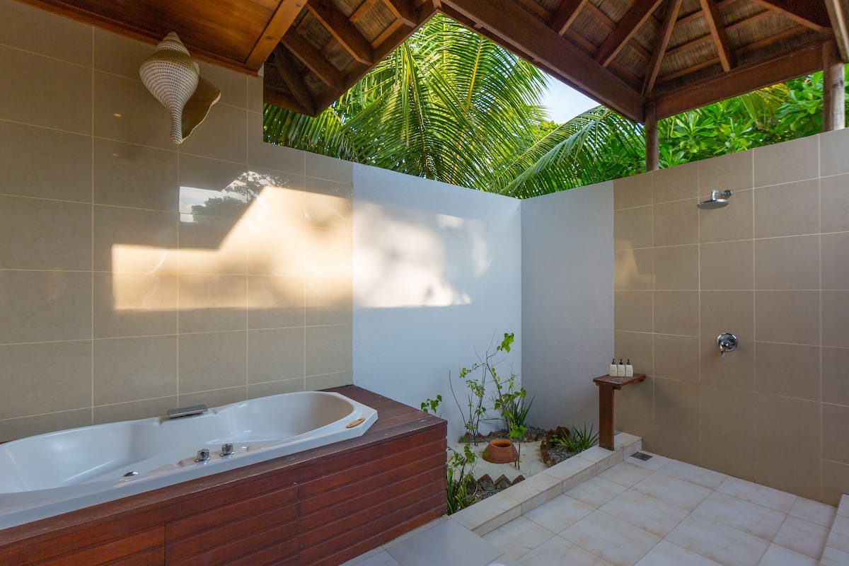 Private Pool Villa - Family Suite | Jetted tub