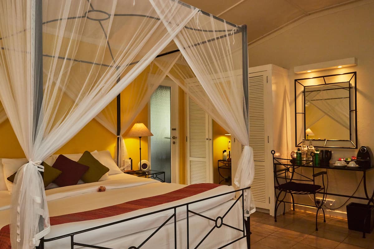 premium beach bungalow | minibar, in-room safe, desk, free wifi