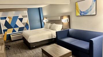 Standard Room, 1 King Bed | In-room safe, desk, laptop workspace, iron/ironing board