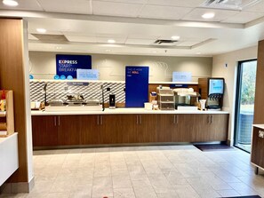 فطور أوروبي مجانًا يوميًا