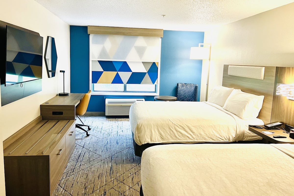 Room, 2 Queen Beds, Accessible (Communications/Mobility Accessible)