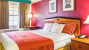 Desk, laptop workspace, iron/ironing board, free WiFi