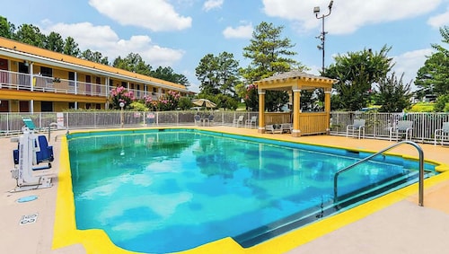 Magnuson Hotel Little Rock South