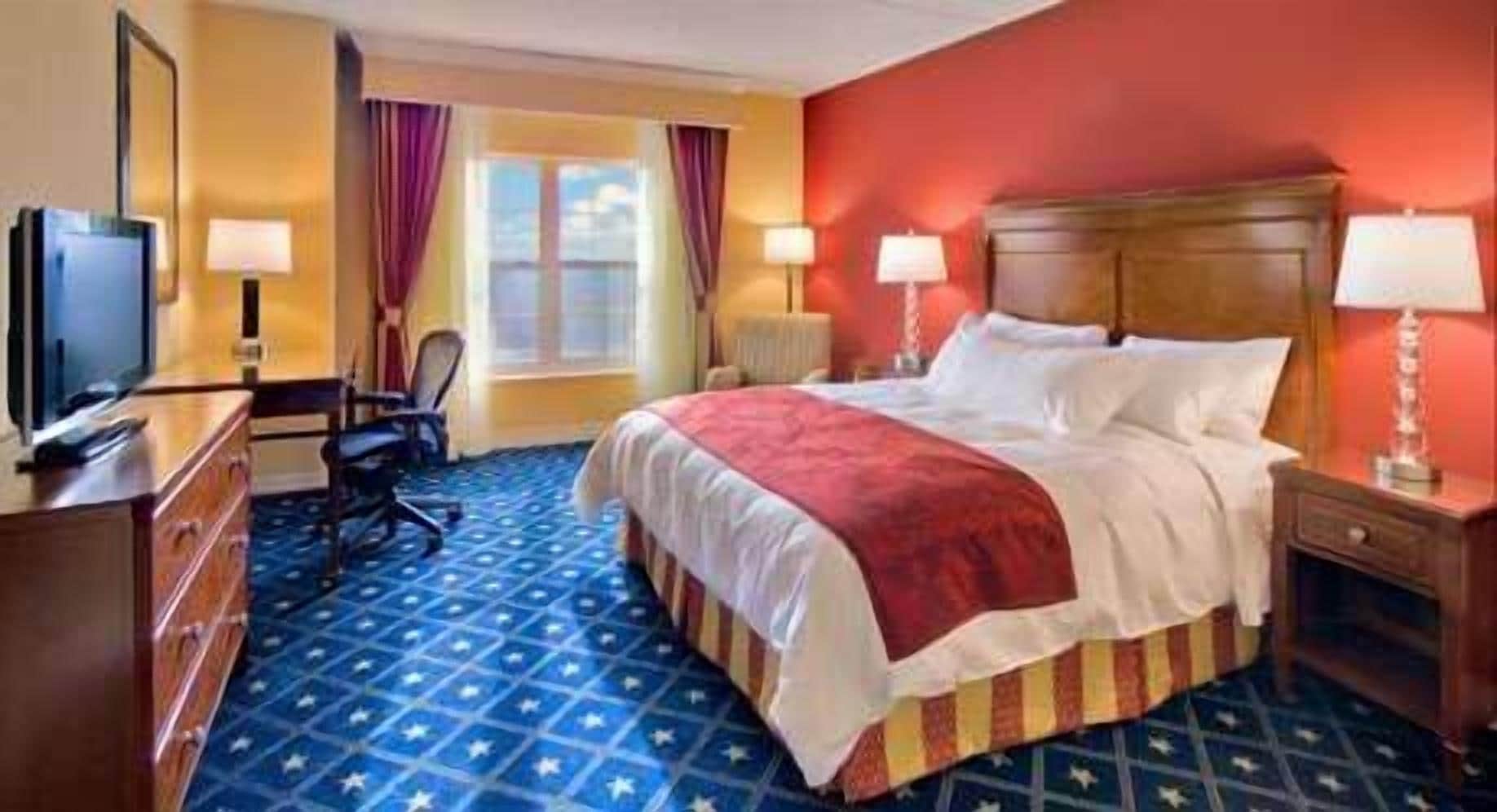 Premium bedding, pillowtop beds, in-room safe, desk
