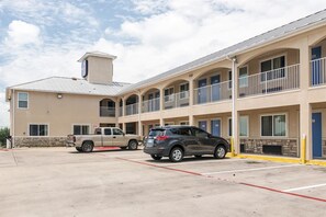 Front of property - Motel 6 Azle, TX (Azle)