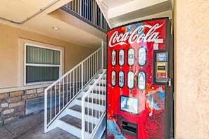 Vending machine - Motel 6 Azle, TX (Azle)