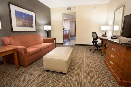 Pillowtop beds, desk, laptop workspace, blackout drapes