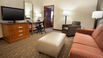 Pillowtop beds, desk, laptop workspace, blackout drapes