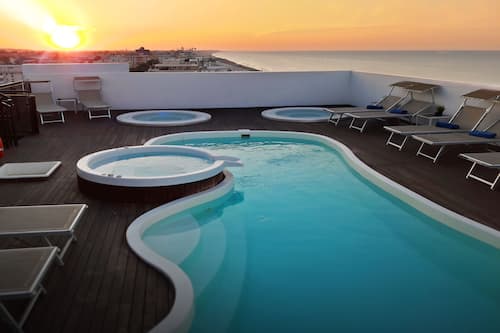 Outdoor pool, sun loungers