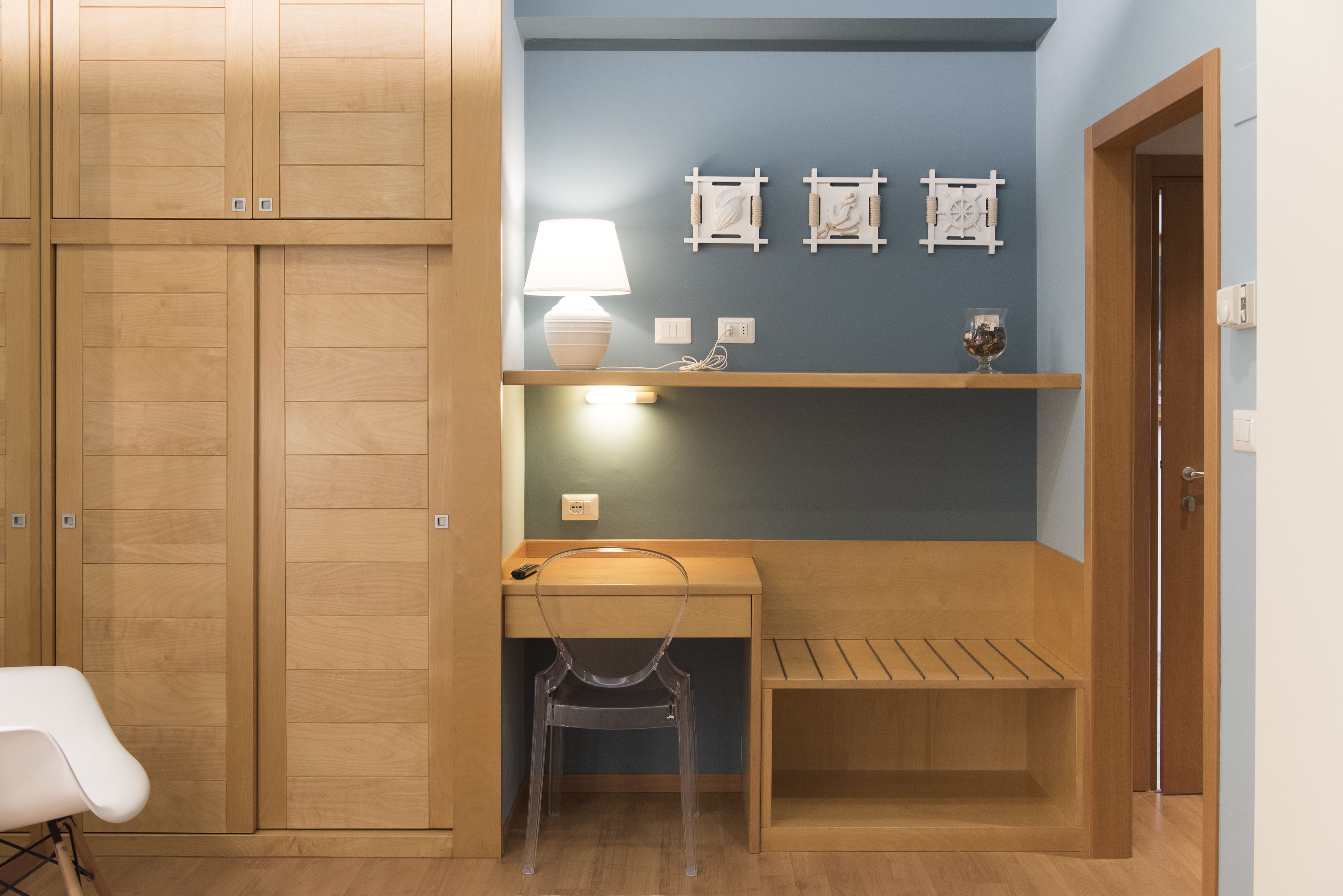 deluxe double or twin room, 1 bedroom, balcony | 1 bedroom, minibar, in-room safe, desk