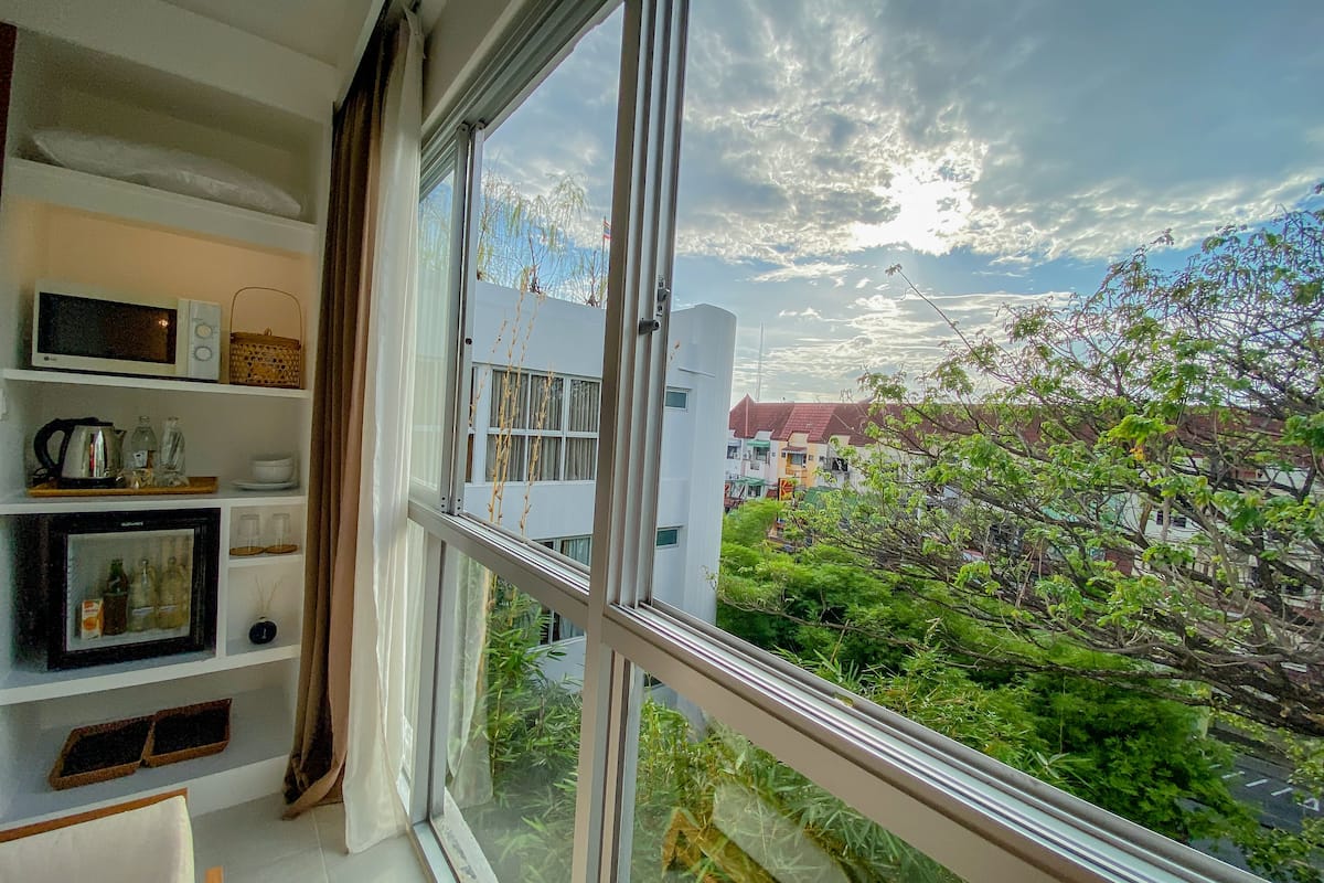 executive deluxe room | balcony view