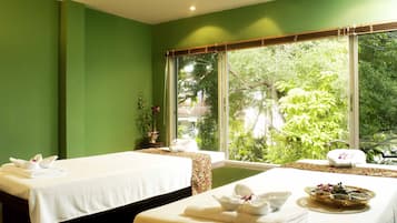 Couples treatment room(s), sauna, hot tub, steam room, body treatments