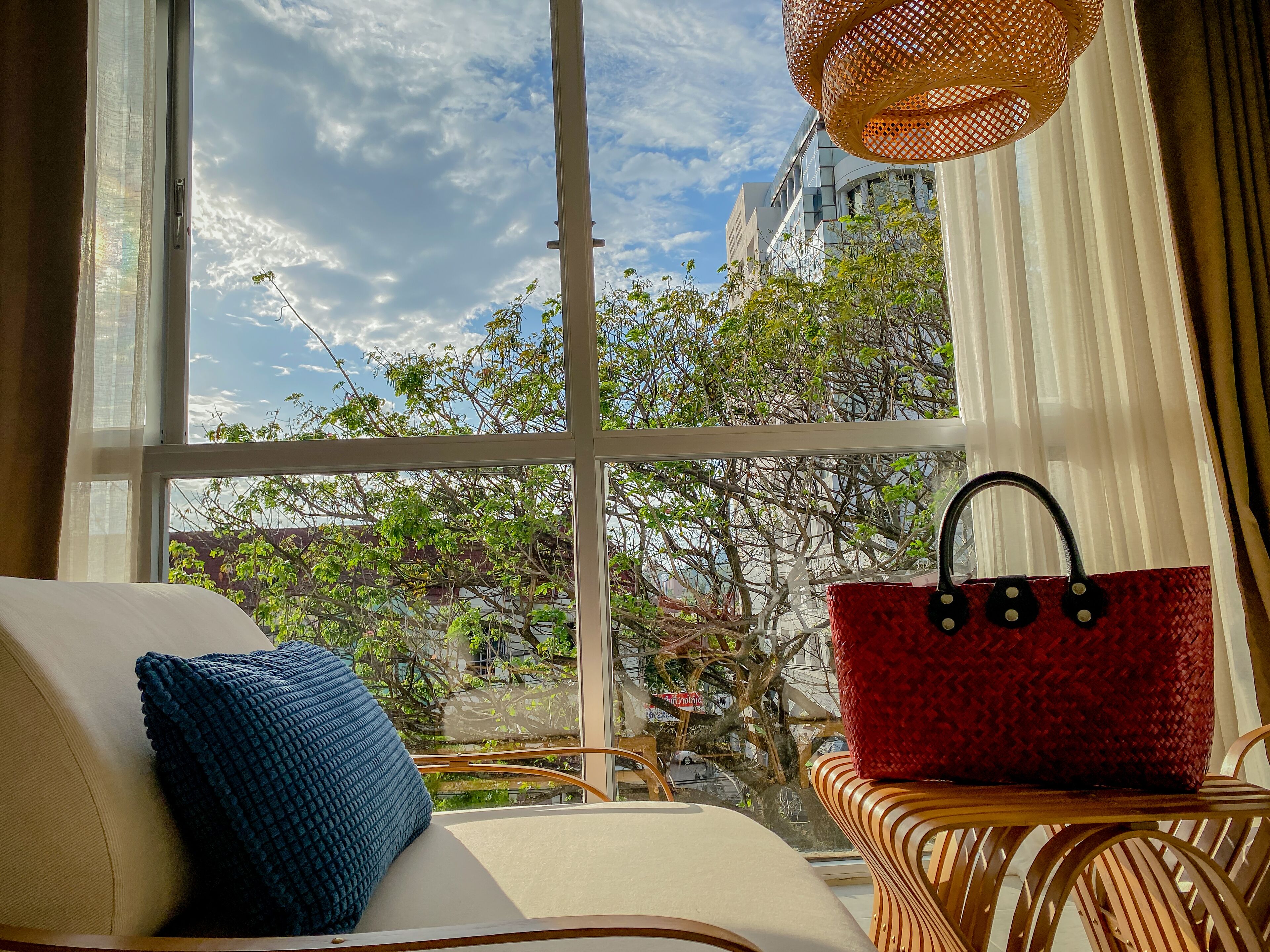 Executive Deluxe Room | Free minibar, in-room safe, desk, iron/ironing board