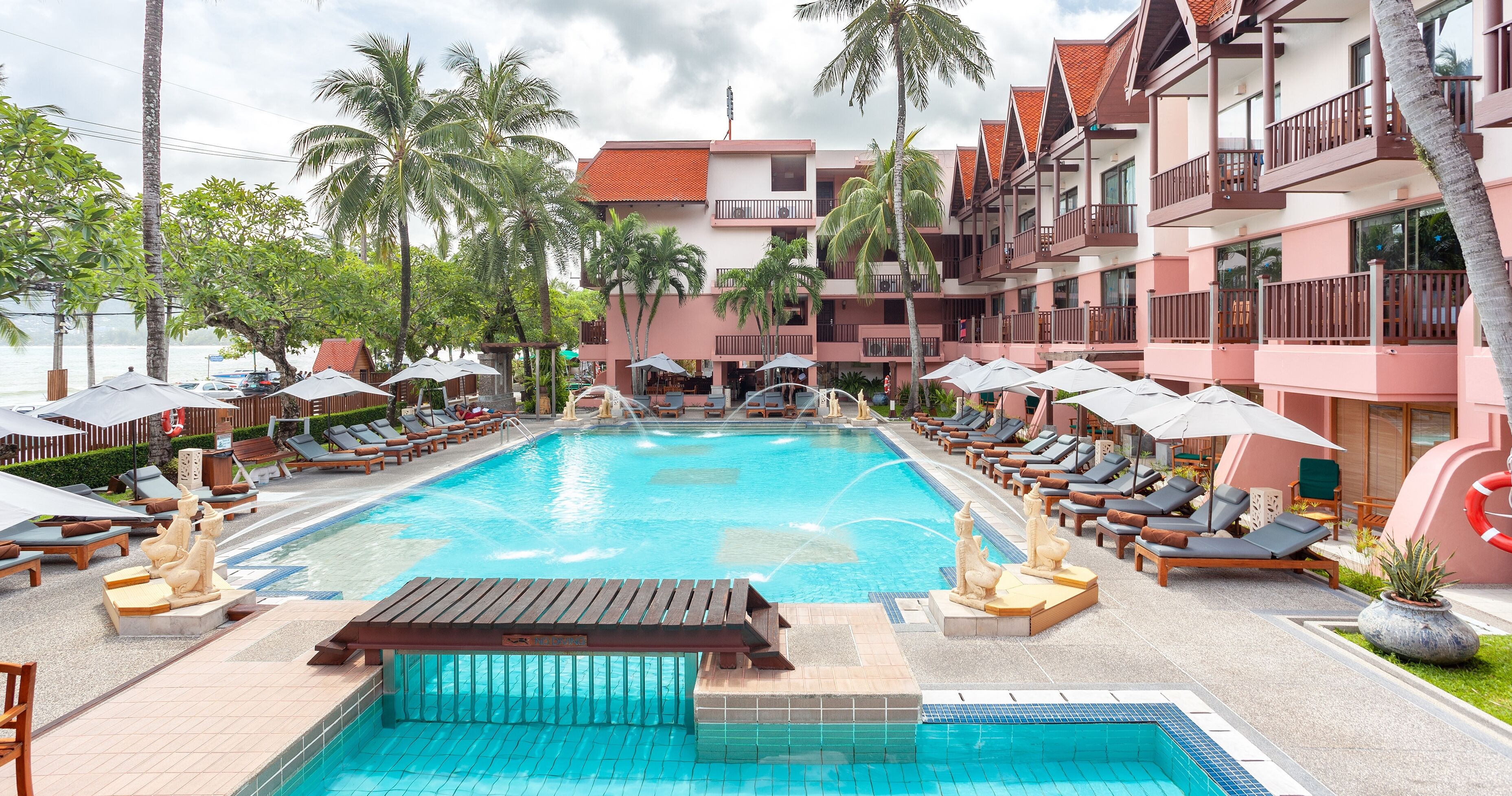 2 outdoor pools, pool umbrellas, sun loungers