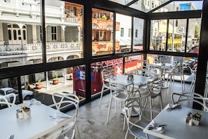 Desayuno completo incluido todos los días