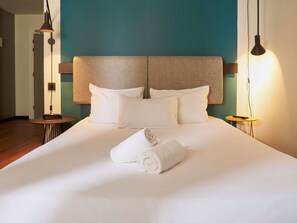 Down duvets, in-room safe, desk, laptop workspace