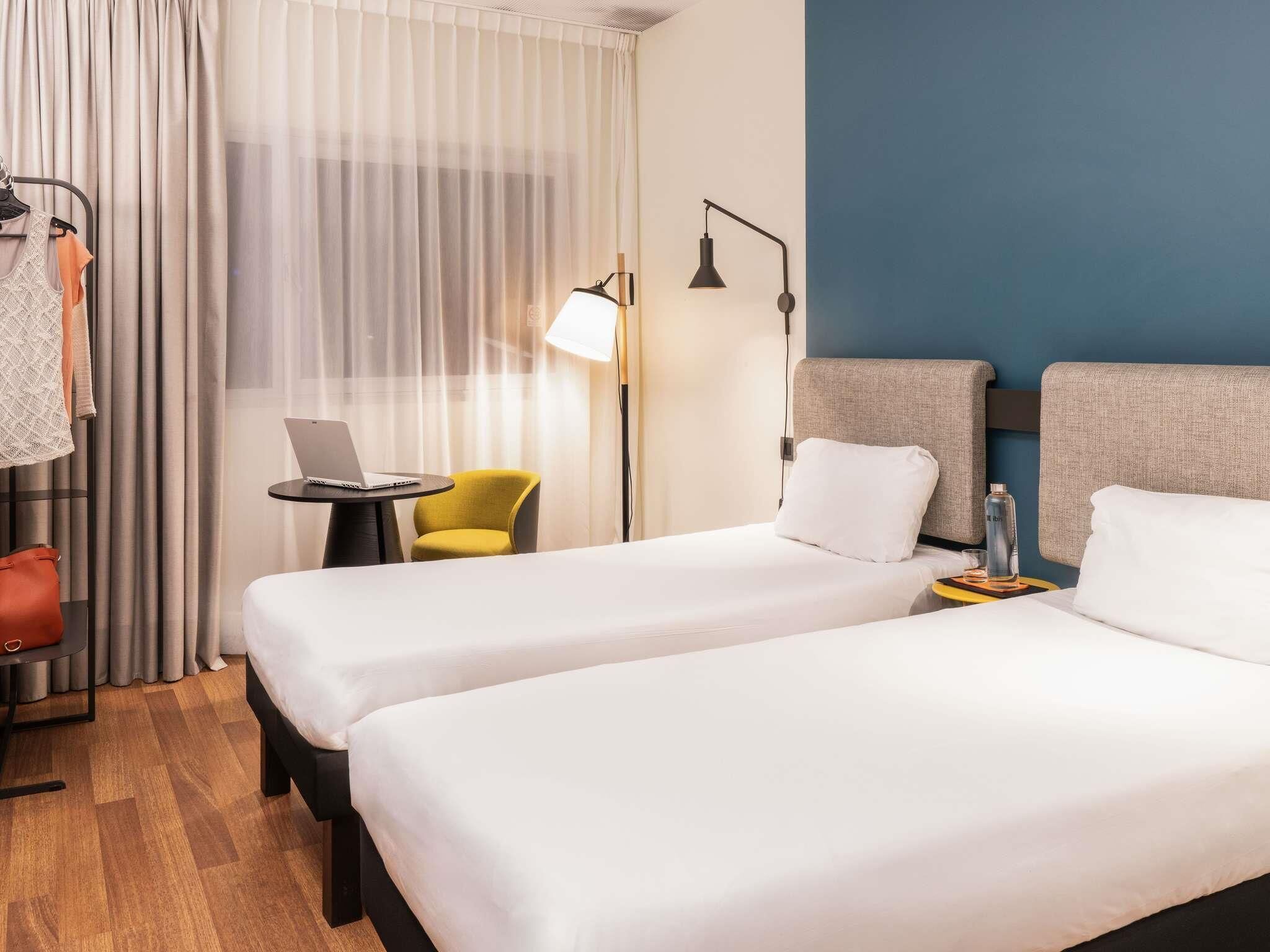Superior Twin Room, 2 Twin Beds | Down comforters, in-room safe, desk, laptop workspace
