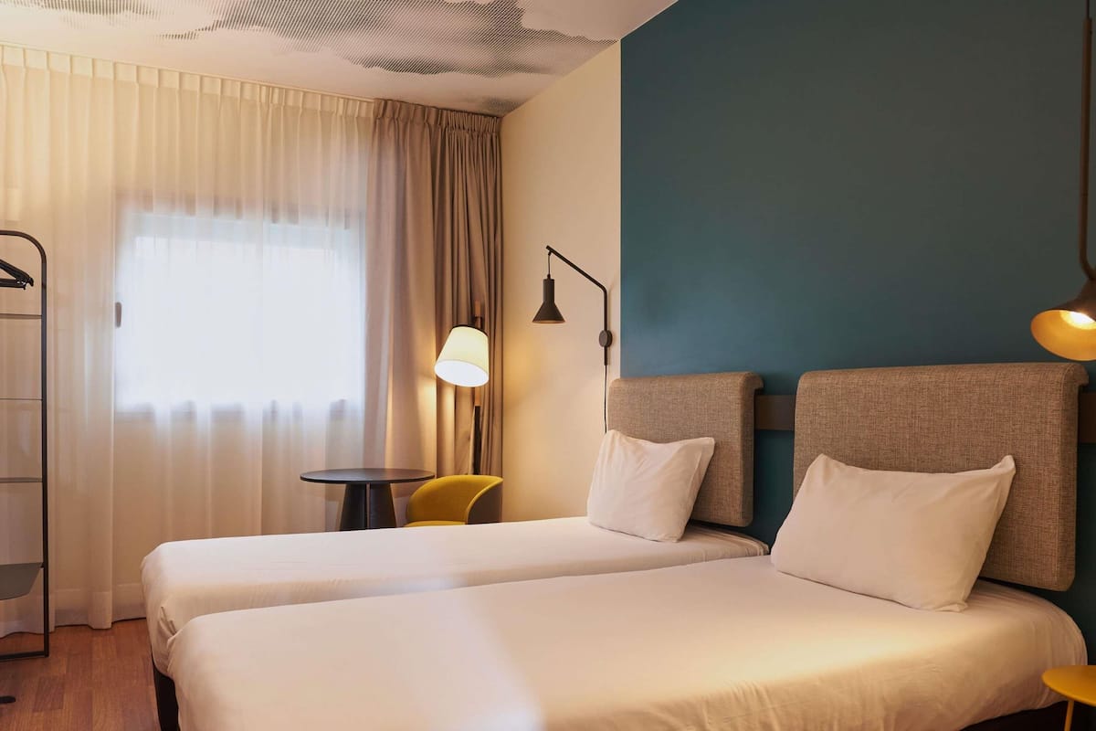 Superior Twin Room, 2 Single Beds | Down duvets, in-room safe, desk, laptop workspace