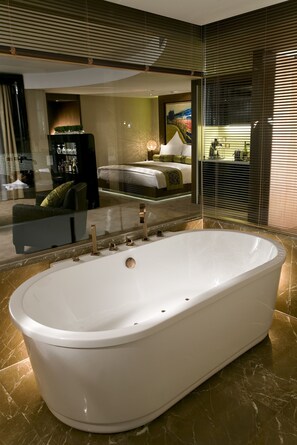 Superior-Zimmer, 1 King-Bett | Komfortbadewanne