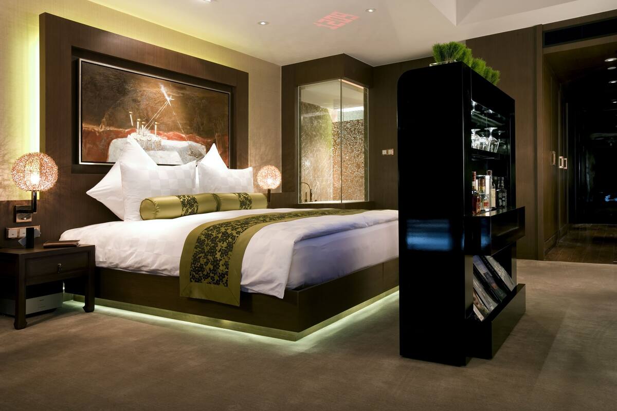 Select Comfort beds, minibar, in-room safe, desk