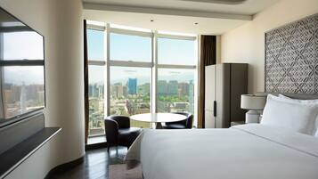 Executive Single Room, 1 King Bed, Mountain View | Premium bedding, minibar, in-room safe, blackout drapes