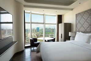 Executive Single Room, 1 King Bed, Mountain View