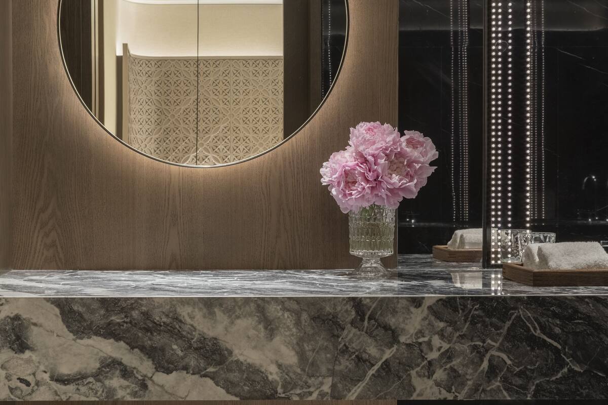 Bathroom | Separate tub and shower, deep soaking tub, rainfall showerhead