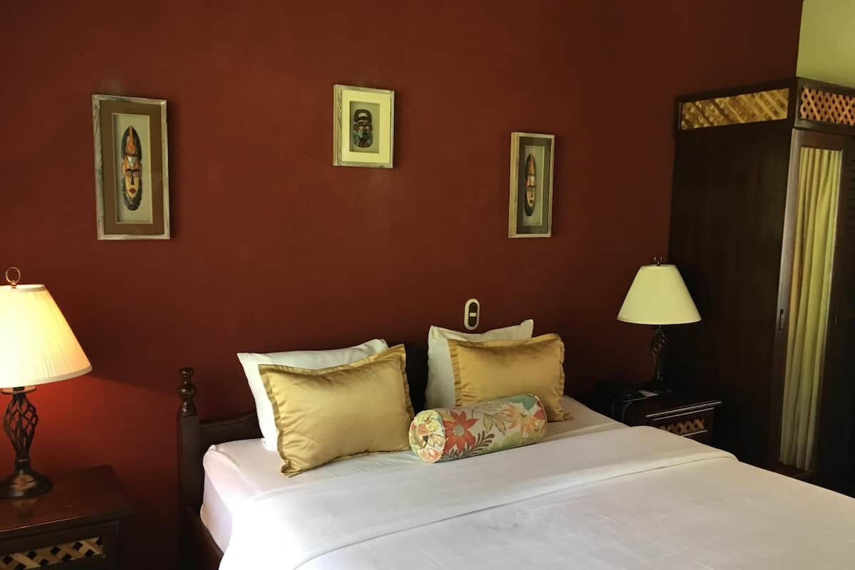 1 bedroom, down duvets, pillow-top beds, minibar