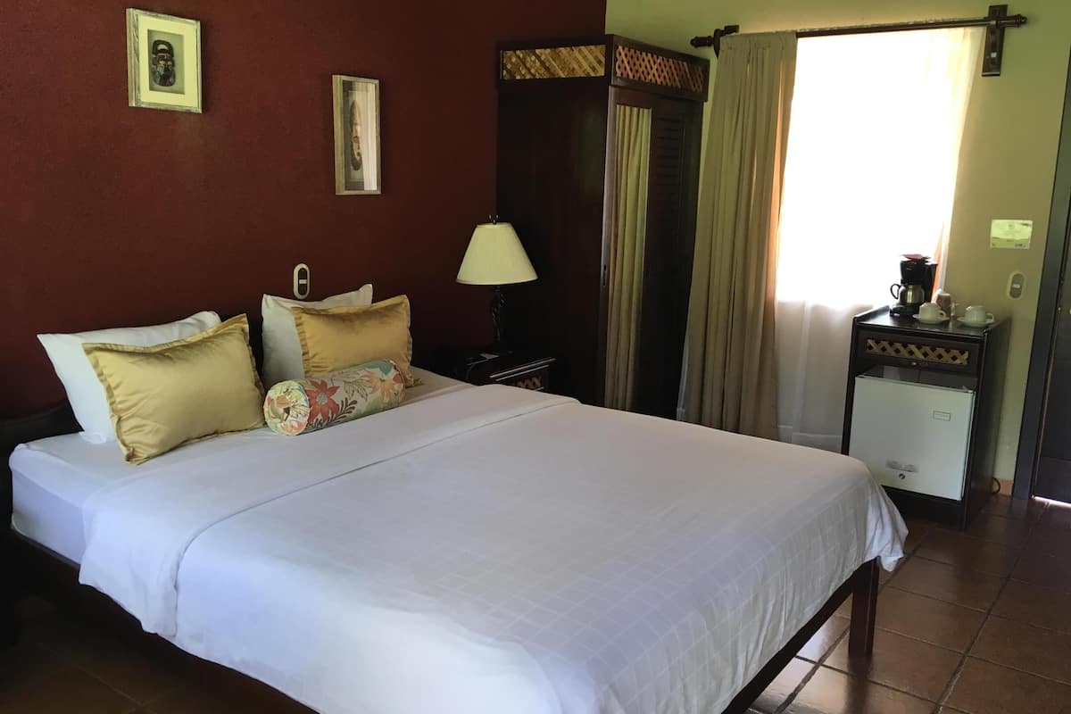 Down comforters, pillowtop beds, minibar, in-room safe