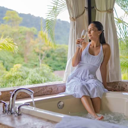 Deluxe Bungalow, Bathtub | Mountain view