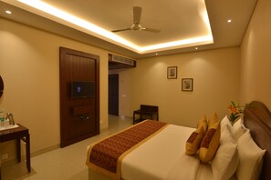 Standard Room | Premium bedding, minibar, in-room safe, desk - Orchha Palace and Convention Centre (Nivari)