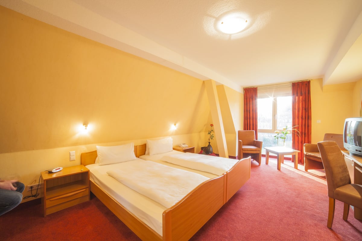 In-room safe, individually decorated, individually furnished, desk