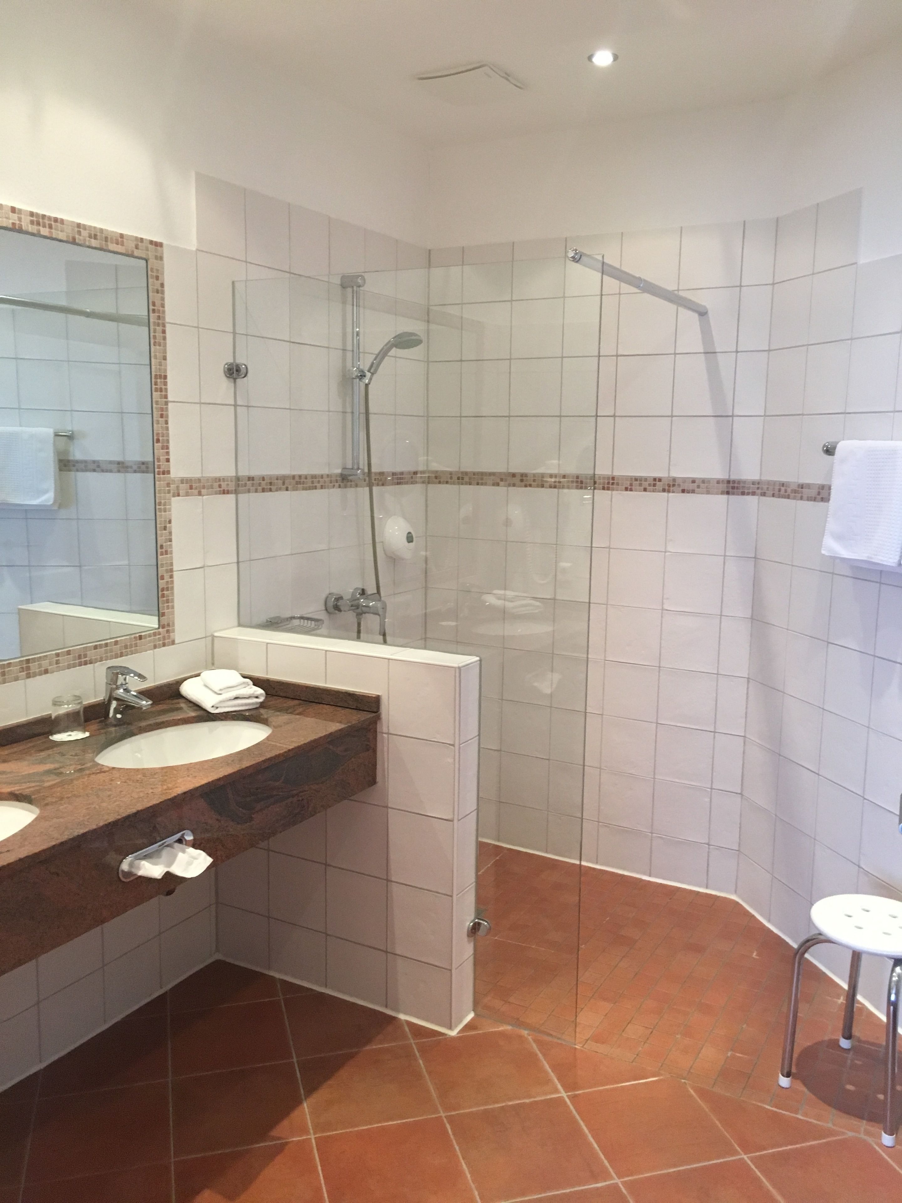 romantic suite | bathroom | free toiletries, hair dryer, towels