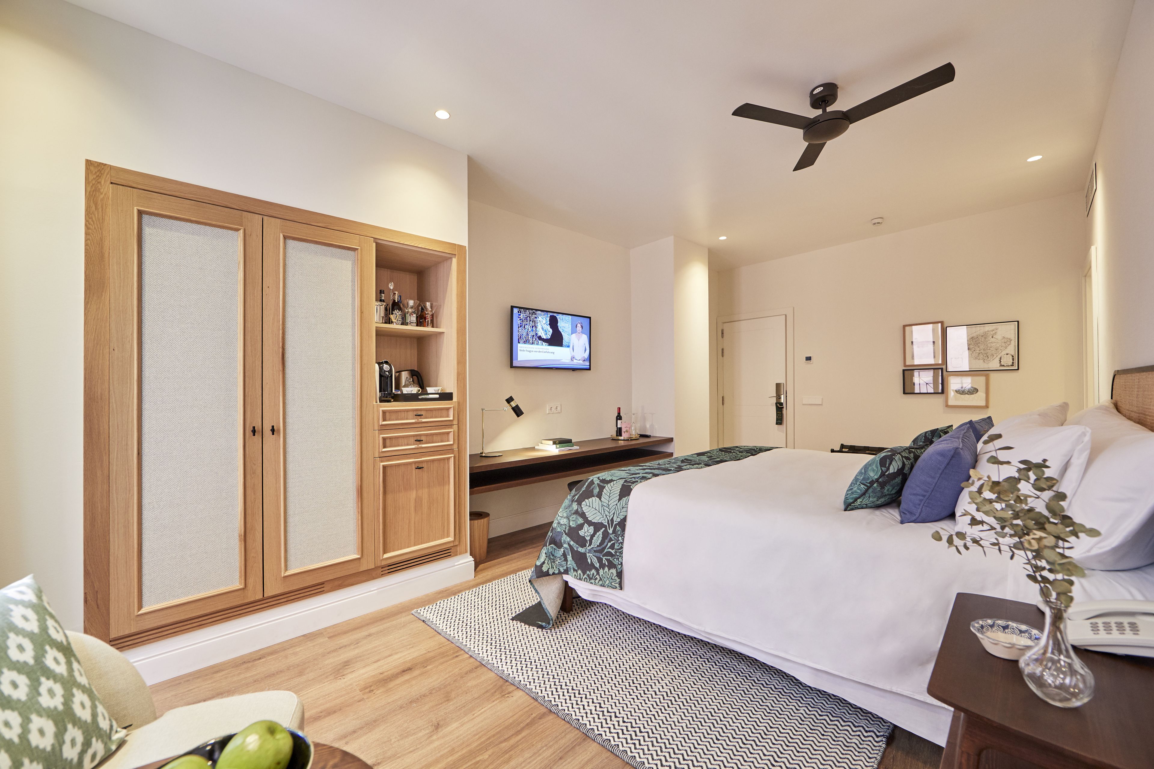 premium bedding, down duvets, minibar, in-room safe