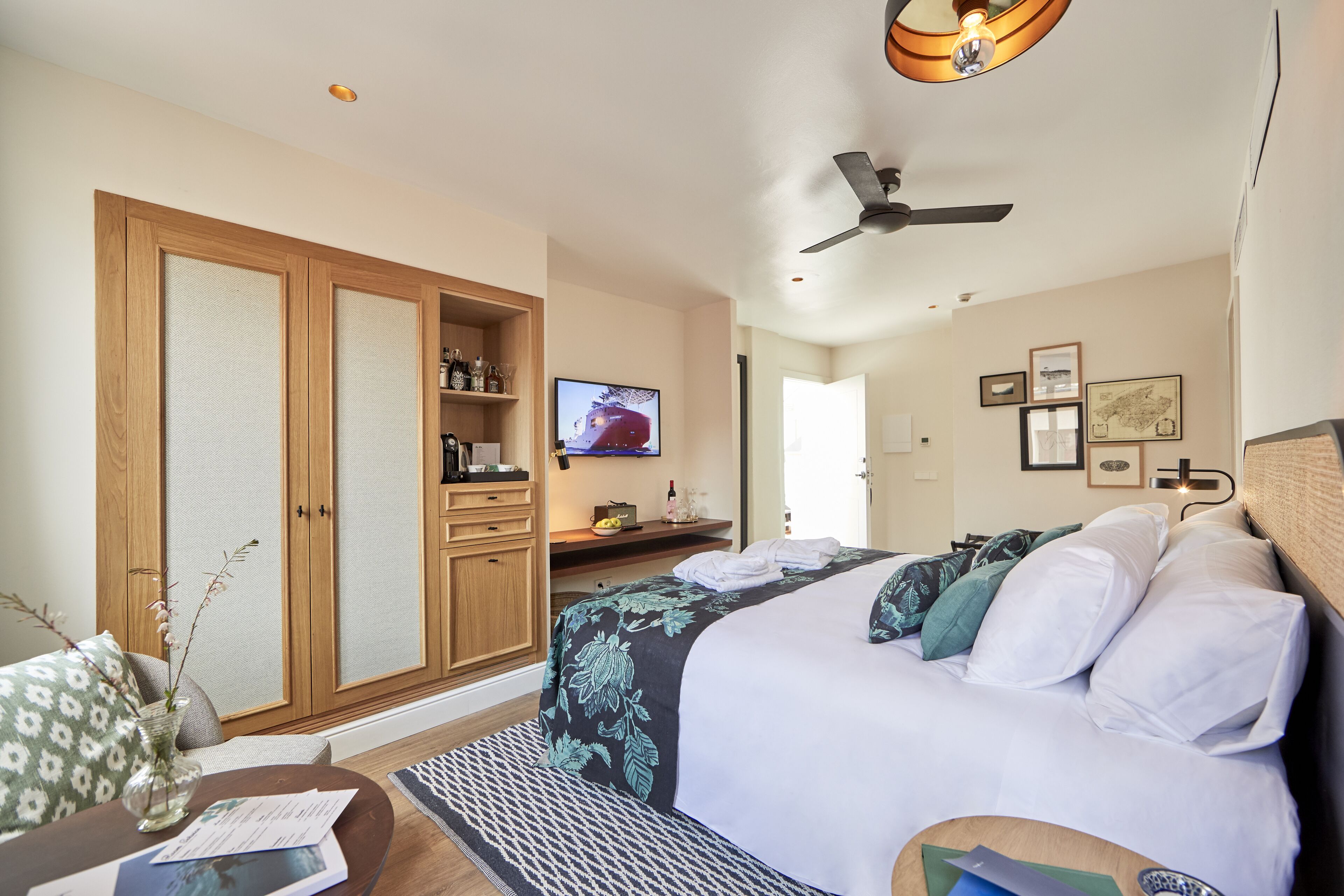 Premium bedding, down duvets, minibar, in-room safe