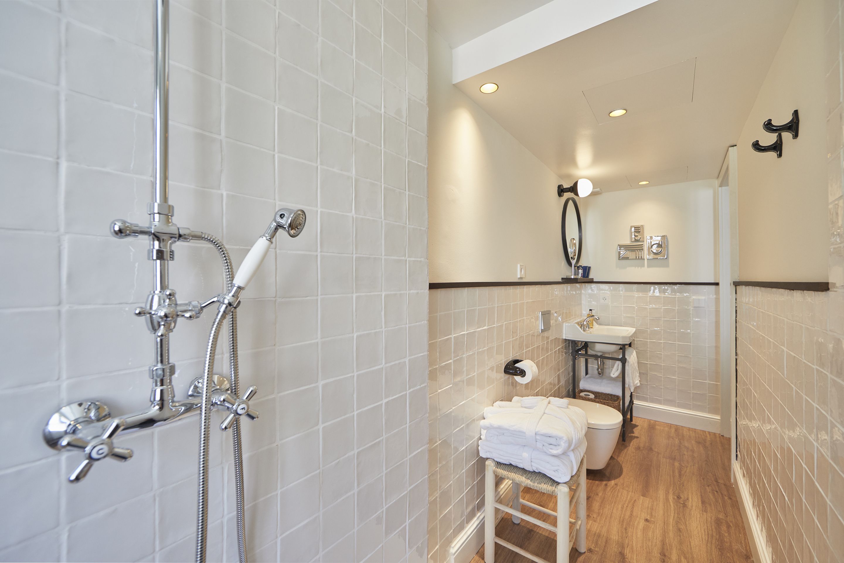 shower, rainfall showerhead, free toiletries, hair dryer