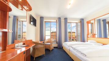Standard-Doppelzimmer | Allergikerbettwaren, Minibar, Zimmersafe, Schreibtisch