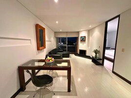 Business Suite, 1 Bedroom, Kitchen | Premium bedding, down comforters, pillowtop beds, minibar