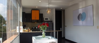 104 Art Suites