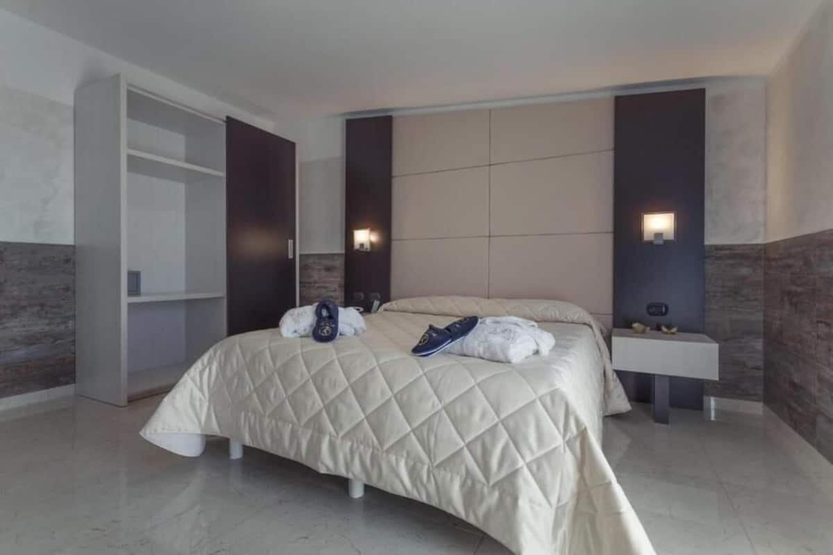 Suite Superior | 1 kamar tidur, seprai premium, minibar, dan brankas