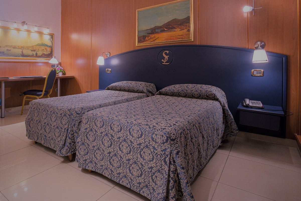 Kamar Twin | 1 kamar tidur, seprai premium, minibar, dan brankas