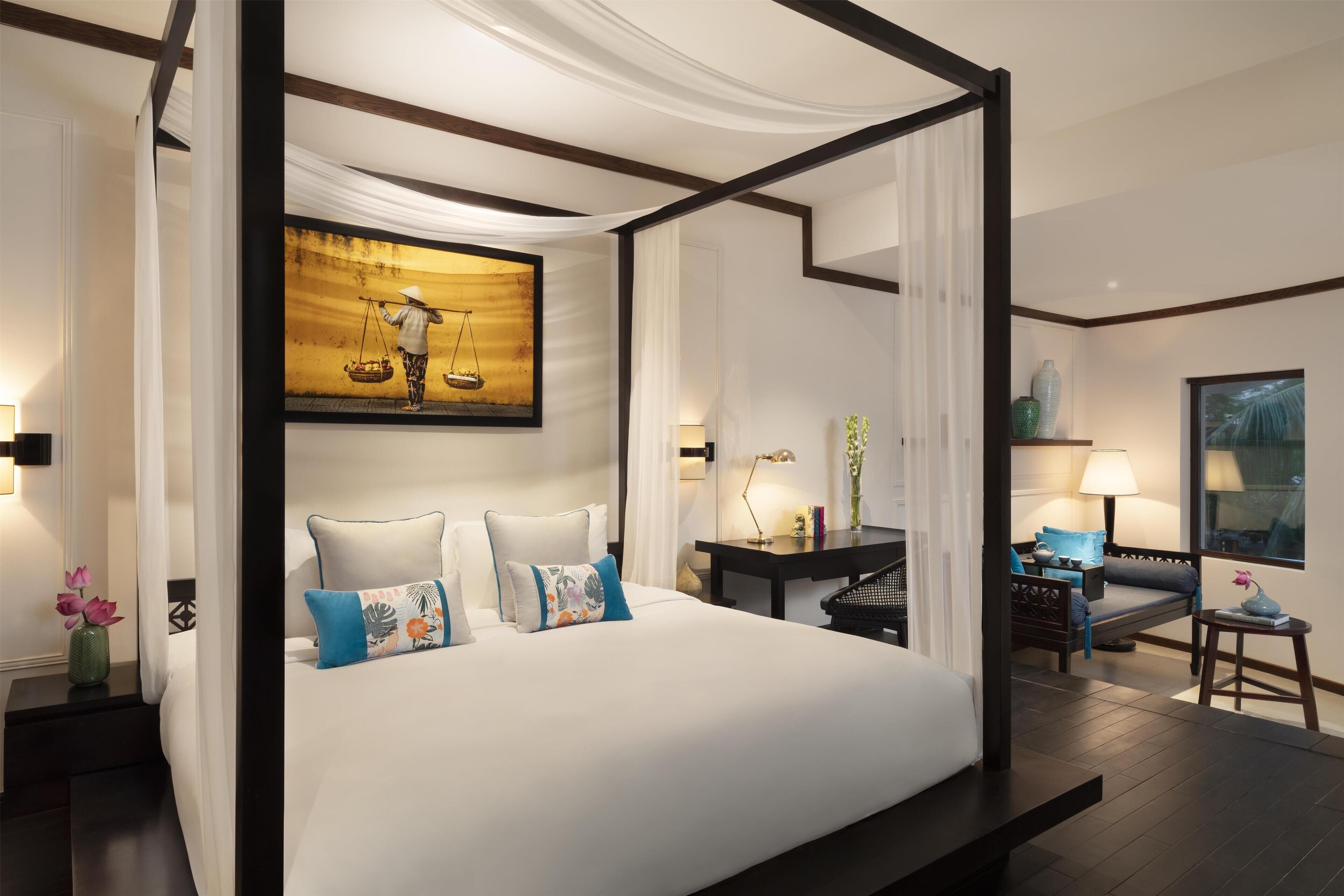 Anantara Garden Suite | Minibar, in-room safe, individually decorated, individually furnished