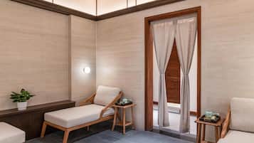 Couples treatment room(s), hot tub, aromatherapy, body scrubs, facials