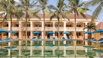 Outdoor pool, pool umbrellas, pool loungers