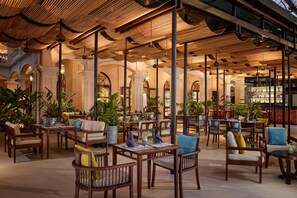 3 restaurants, breakfast, lunch, dinner served; American cuisine  - Anantara Hoi An Resort (Da Nang)