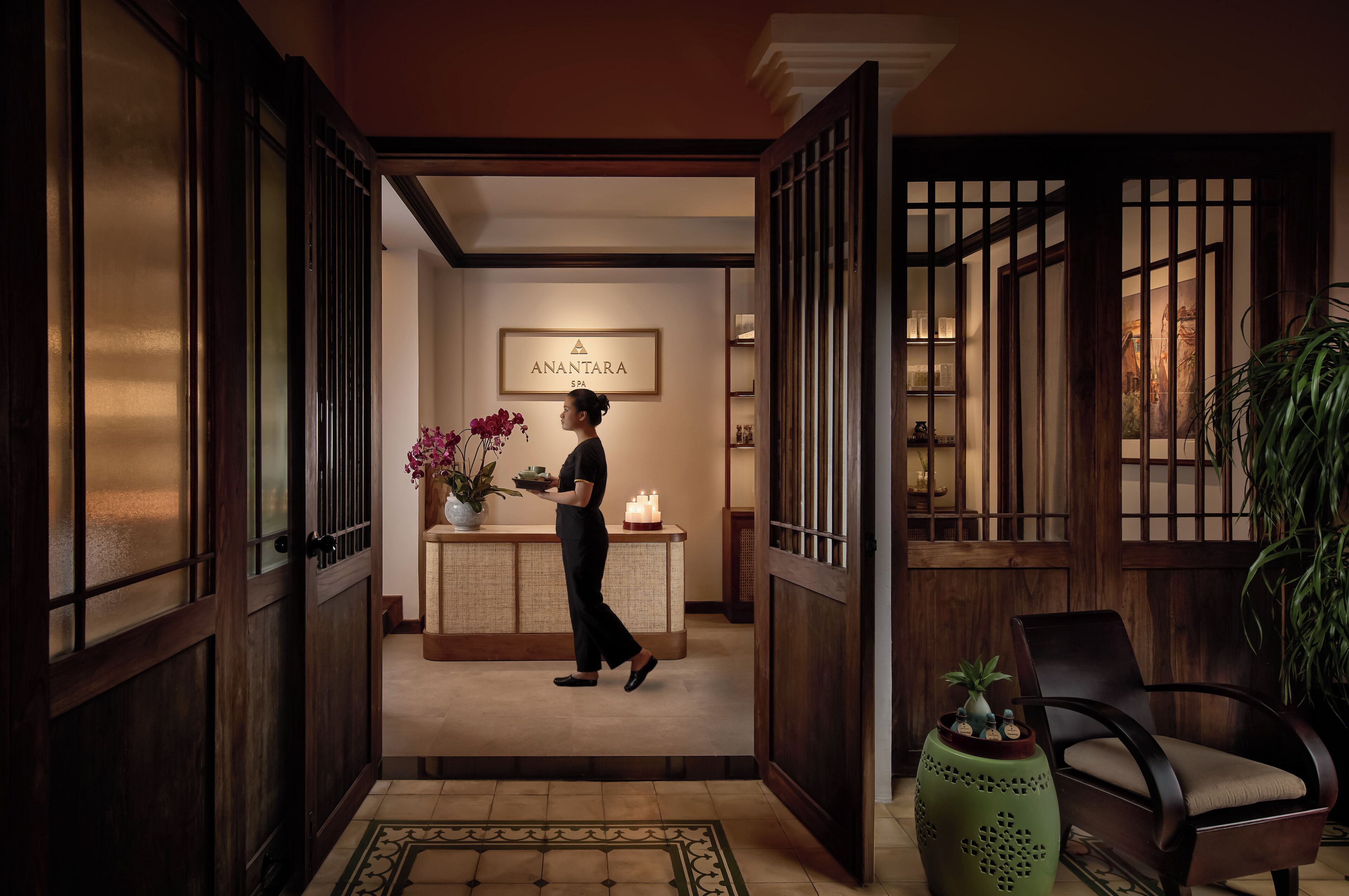 Couples treatment room(s), hot tub, aromatherapy, body scrubs, facials