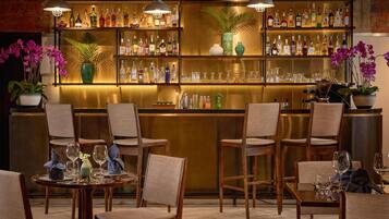 3 restauranter, der serverer morgenmad, frokost, aftensmad og brunch