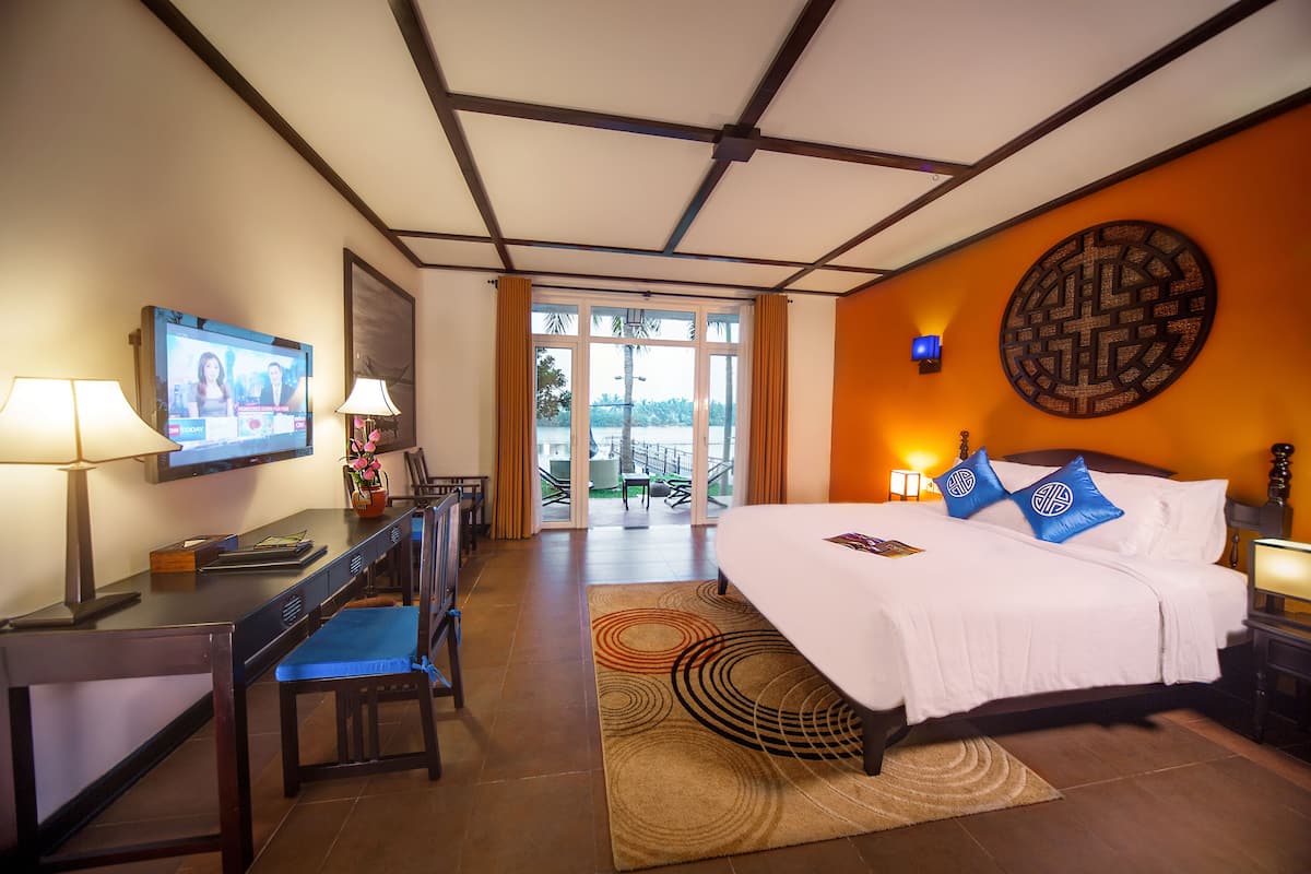 Grand Deluxe, River View