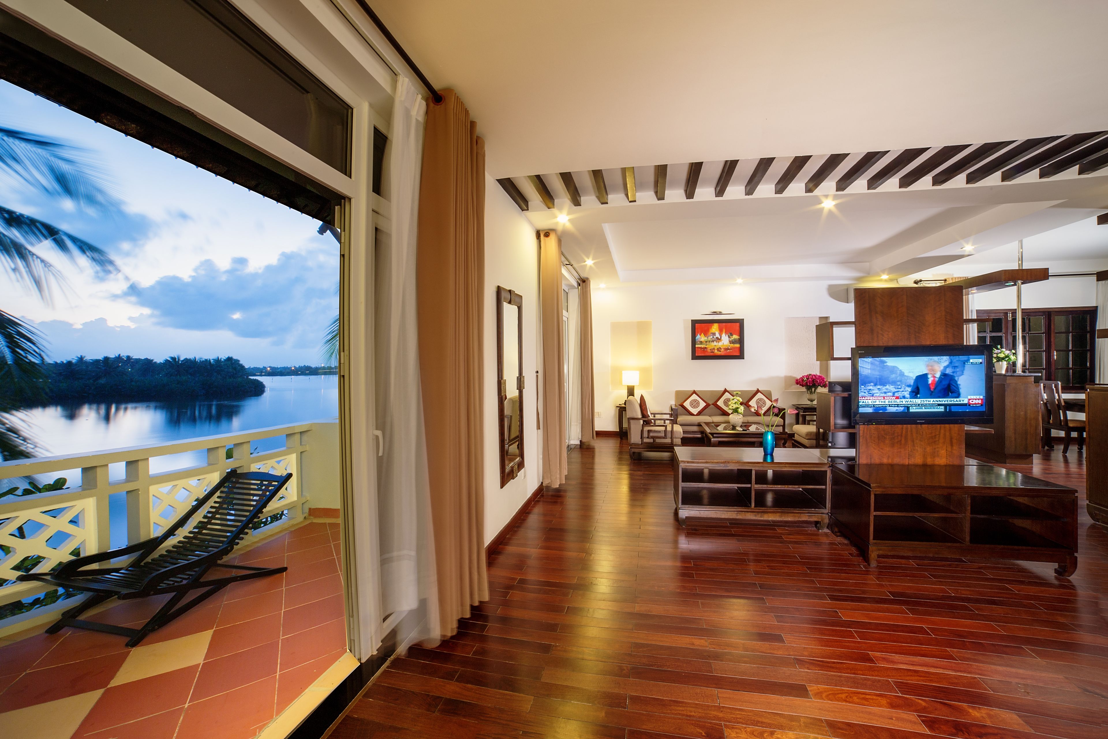 family suite, river view | view from room